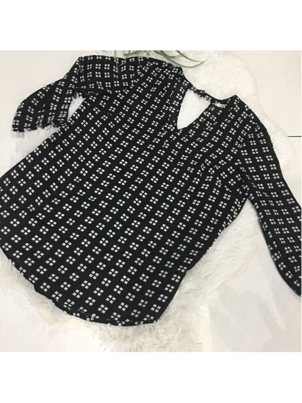 Black Rainn geometric keyhole Black white blouse micro square print small